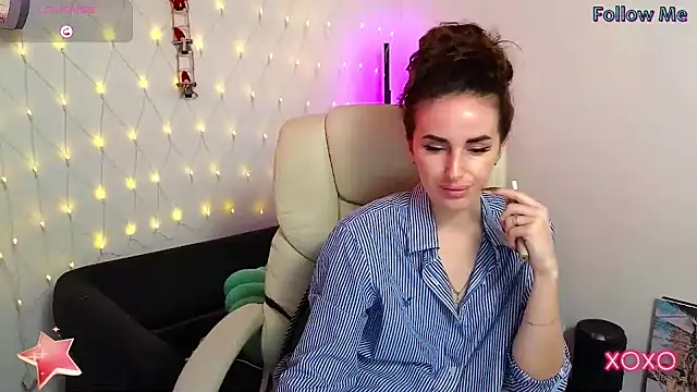 xx adrihanna xx online show from January 24, 2025, 4:17 pm