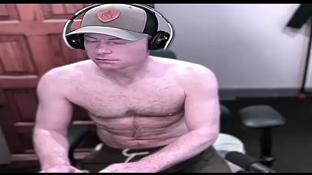 Snapshot of GymyXY chatting on March 20, 2025, 9:26 am GymyXY online show from March 20, 2025, 9:26 am