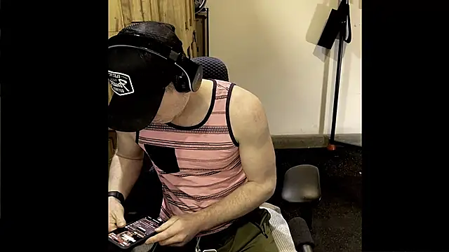 Snapshot of GymyXY chatting on March 13, 2025, 7:42 am GymyXY online show from March 13, 2025, 7:42 am