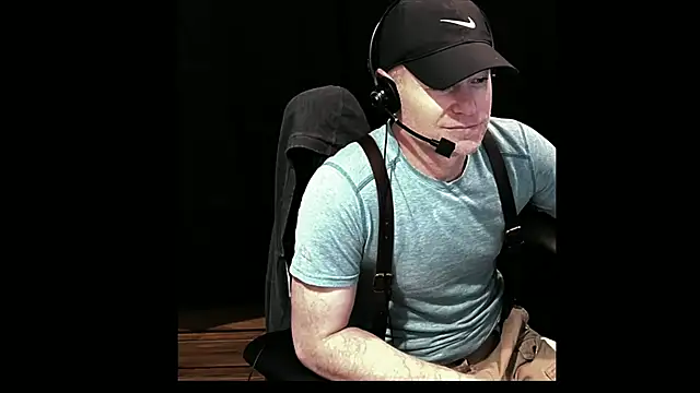 Snapshot of GymyXY chatting on February 5, 2025, 6:56 am GymyXY online show from February 5, 2025, 6:56 am