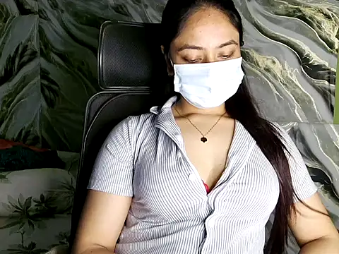 Snapshot of Sima--Roy chatting on September 21, 2025, 5:18 pm Sima--Roy online show from September 21, 2025, 5:18 pm