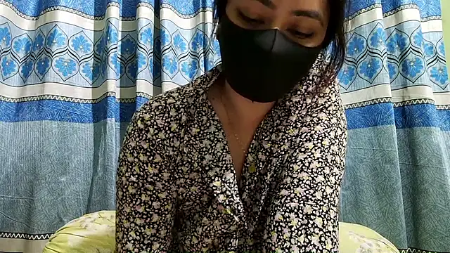 Snapshot of Sima--Roy chatting on November 13, 2025, 5:50 pm Sima--Roy online show from November 13, 2025, 5:50 pm