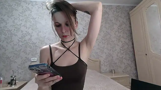 Snapshot of Alexandra_Meow chatting on October 6, 2025, 10:43 pm Alexandra Meow online show from October 6, 2025, 10:43 pm