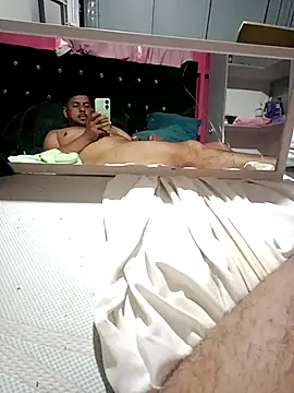 mijito30 online show from October 11, 2025, 3:24 pm