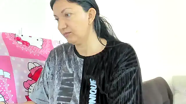 Snapshot of Angelblue_ chatting on September 29, 2025, 12:00 pm Angelblue  online show from September 29, 2025, 12:00 pm