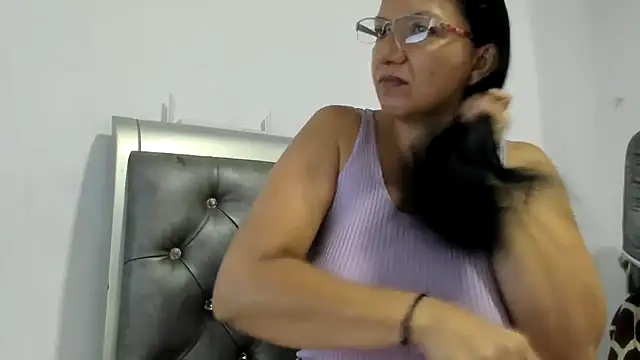 Snapshot of Angelblue_ chatting on October 18, 2025, 12:07 pm Angelblue  online show from October 18, 2025, 12:07 pm