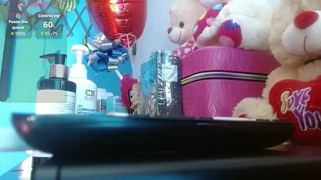 Snapshot of wendy_rivera_ chatting on October 11, 2025, 11:00 am wendy rivera  online show from October 11, 2025, 11:00 am