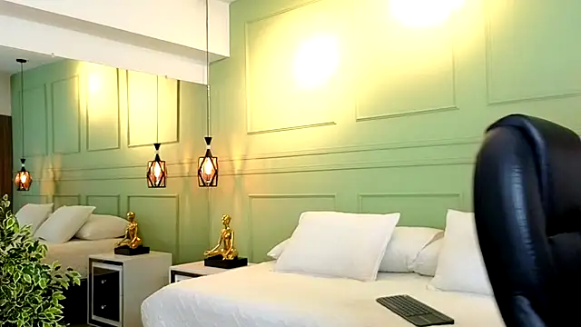 kataliina   online show from September 26, 2025, 11:50 am