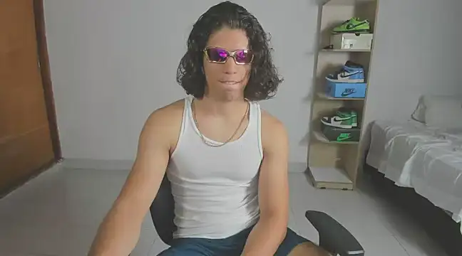 imtonny19 online show from February 26, 2025, 2:08 am