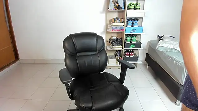 imtonny19 online show from September 14, 2025, 2:45 am