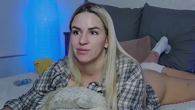 SofiJames online show from February 2, 2025, 9:29 am