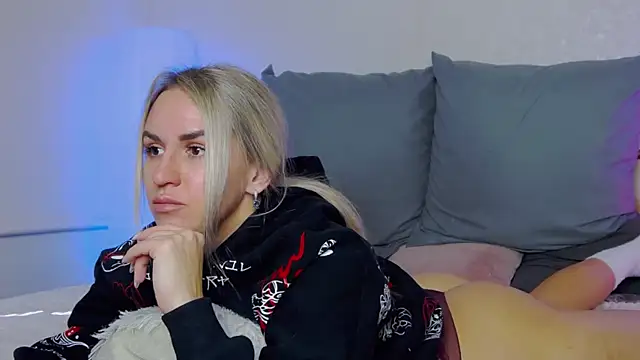 Snapshot of SofiJames chatting on October 9, 2025, 6:58 am SofiJames online show from October 9, 2025, 6:58 am