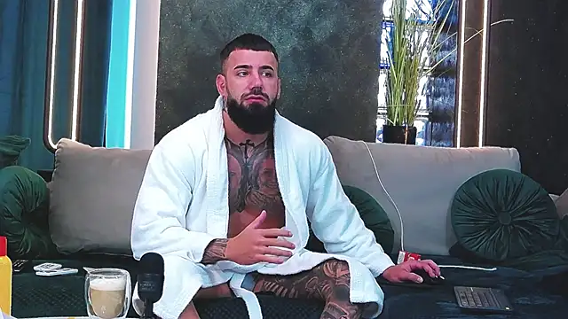 masterkingofmusclee online show from January 11, 2025, 8:00 am