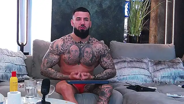 masterkingofmusclee online show from March 21, 2025, 8:39 am