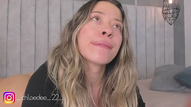 chloe d online show from February 19, 2025, 5:49 pm
