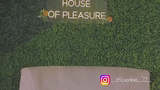 chloe d online show from October 5, 2025, 2:30 pm