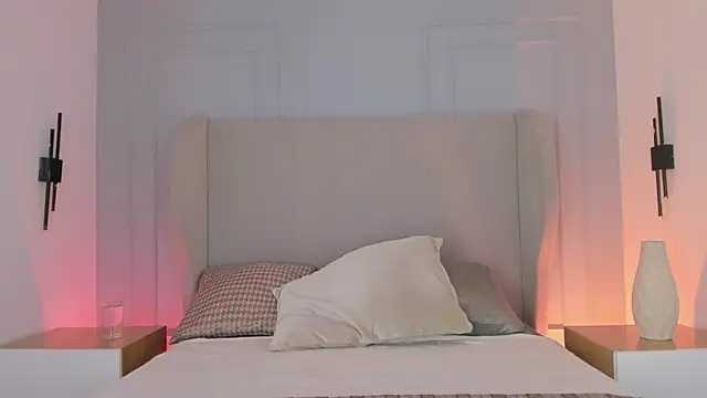 chloe d online show from March 20, 2026, 12:50 pm