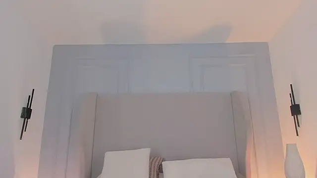 chloe d online show from March 31, 2026, 12:18 pm