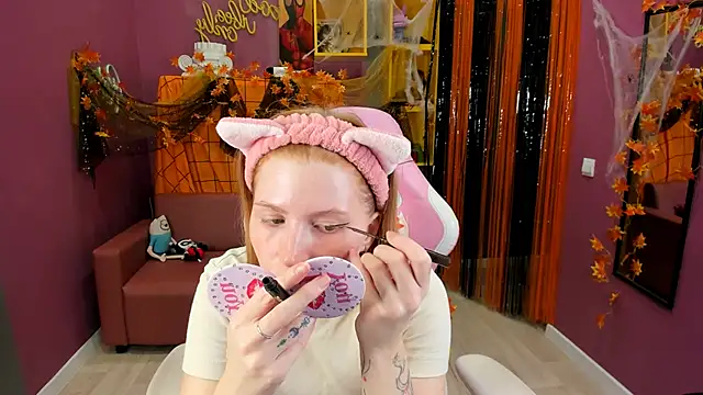 Snapshot of Mira__Blush chatting on October 26, 2025, 1:55 pm Mira Blush online show from October 26, 2025, 1:55 pm