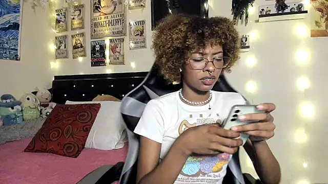 Cristal Jonasxh online show from October 4, 2025, 4:47 am