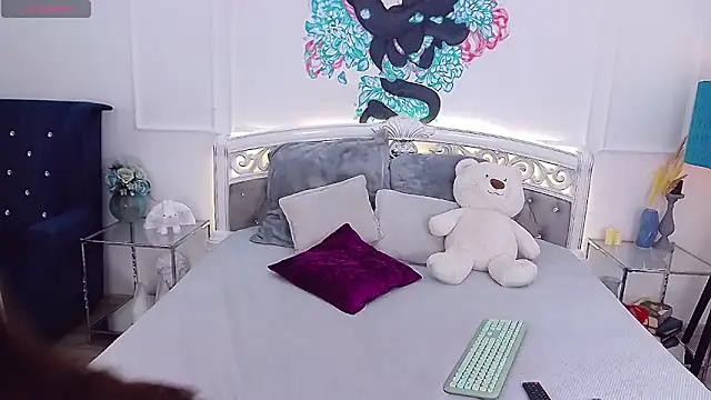 CrissyTaylor online show from September 12, 2025, 3:17 am