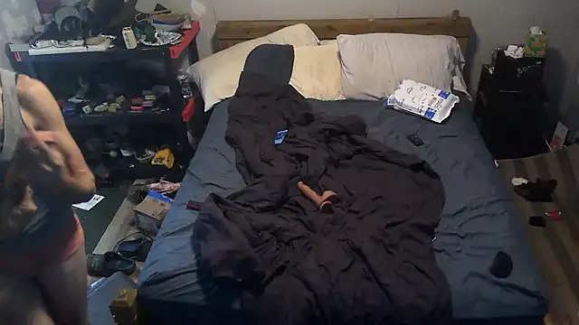 Snapshot of Bi_curious86 chatting on October 2, 2025, 6:11 pm Bi curious86 online show from October 2, 2025, 6:11 pm