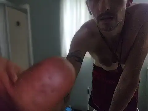 Snapshot of Bi_curious86 chatting on July 11, 2026, 2:39 pm Bi curious86 online show from July 11, 2026, 2:39 pm