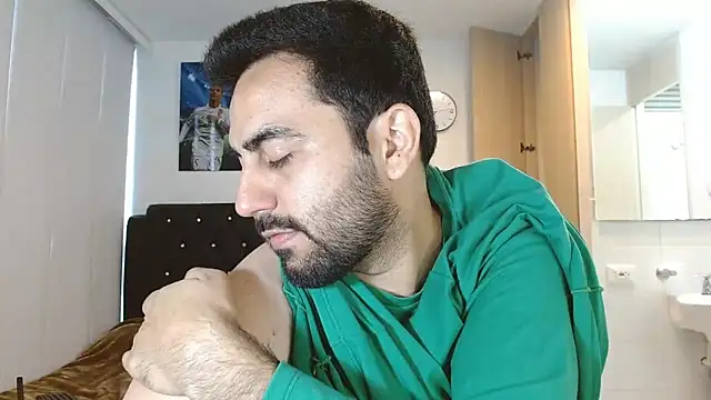 omarmohammedhot2 online show from January 16, 2025, 1:58 pm