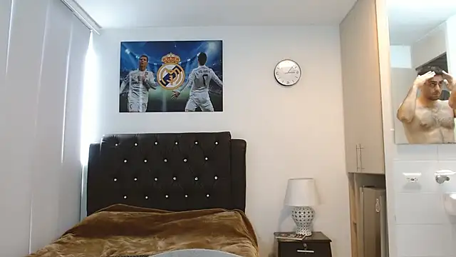 omarmohammedhot2 online show from March 7, 2025, 2:01 pm