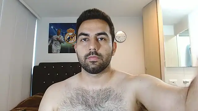 omarmohammedhot2 online show from December 18, 2024, 2:06 pm