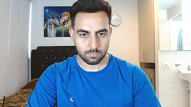 omarmohammedhot2 online show from March 4, 2025, 5:13 pm