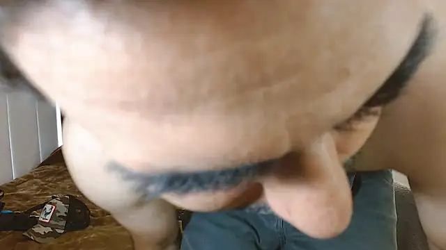 omarmohammedhot2 online show from February 25, 2025, 3:42 pm