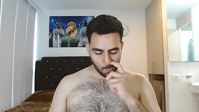 omarmohammedhot2 online show from March 5, 2025, 2:34 pm