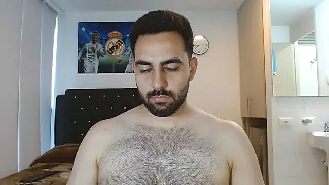 omarmohammedhot2 online show from February 6, 2025, 2:15 pm