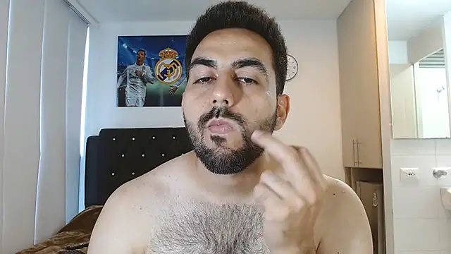 omarmohammedhot2 online show from February 19, 2025, 3:38 pm