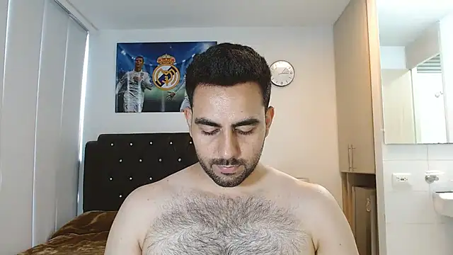 omarmohammedhot2 online show from March 10, 2025, 2:37 pm