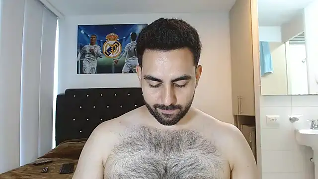 omarmohammedhot2 online show from February 4, 2025, 2:32 pm