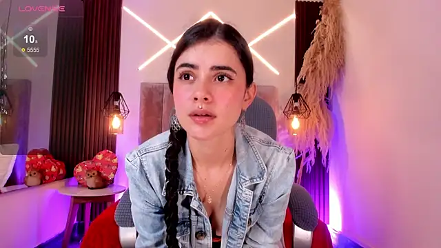 dasha-rodrigues online show from July 19, 2026, 1:41 pm