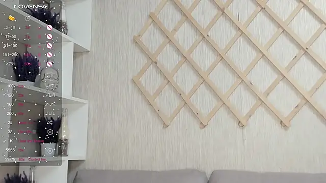 Snapshot of AutoBaby chatting on October 9, 2025, 11:33 am AutoBaby online show from October 9, 2025, 11:33 am