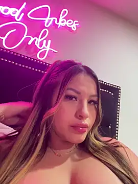 sexyyykloee online show from April 12, 2026, 4:05 am