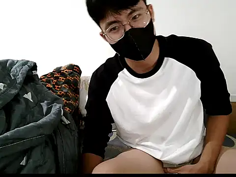 Gwencloudy online show from October 5, 2025, 9:44 am