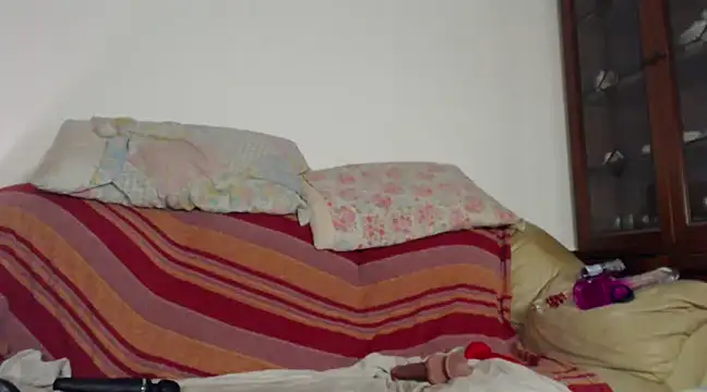 Snapshot of Karendolly__8 chatting on March 8, 2025, 4:34 am Karendolly  8 online show from March 8, 2025, 4:34 am