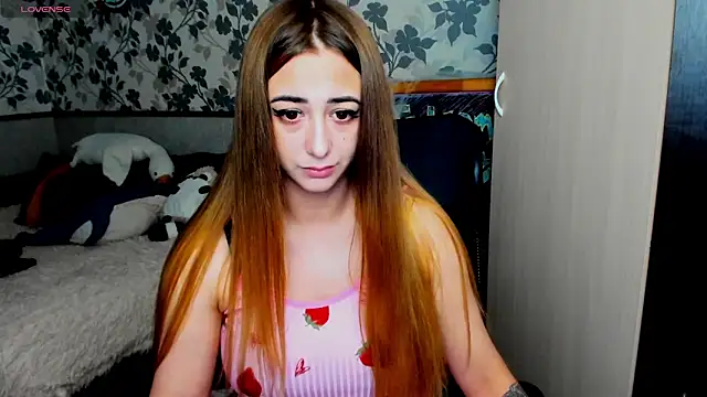 Snapshot of weakness4u chatting on October 6, 2025, 8:37 am weakness4u online show from October 6, 2025, 8:37 am