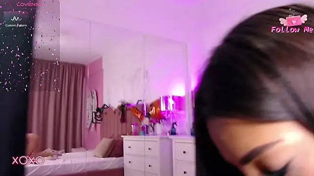 Snapshot of LaraKent chatting on October 30, 2025, 6:34 am LaraKent online show from October 30, 2025, 6:34 am