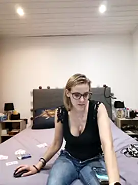 Snapshot of Madame_Callie chatting on June 15, 2026, 8:08 pm Madame Callie online show from June 15, 2026, 8:08 pm