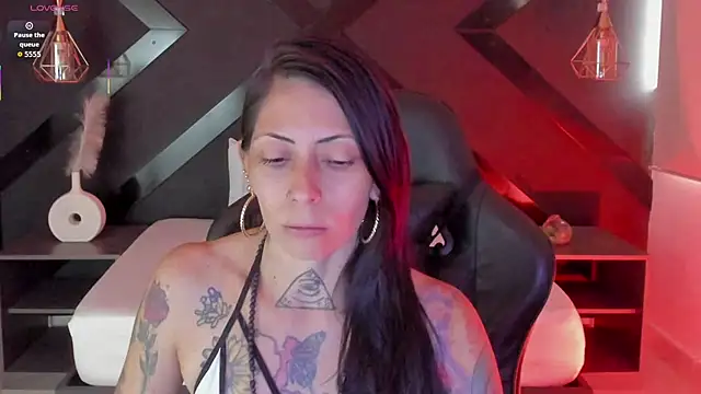 dark gotica online show from January 31, 2026, 8:18 pm