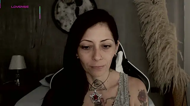 Snapshot of dark_gotica chatting on October 11, 2025, 12:28 pm dark gotica online show from October 11, 2025, 12:28 pm