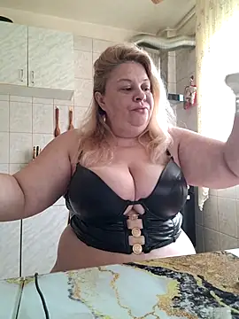 Snapshot of AriannaMilf chatting on September 20, 2025, 6:29 am AriannaMilf online show from September 20, 2025, 6:29 am