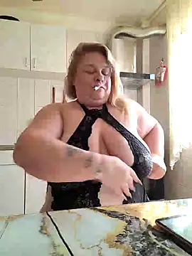 Snapshot of AriannaMilf chatting on September 28, 2025, 7:37 am AriannaMilf online show from September 28, 2025, 7:37 am