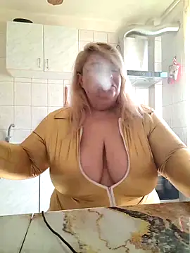 Snapshot of AriannaMilf chatting on October 23, 2025, 8:57 am AriannaMilf online show from October 23, 2025, 8:57 am